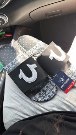 True religion slides size 11 but can fit 12 also
