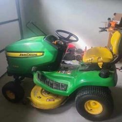 John Deere X300 Lawn Tractor 