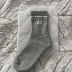 ALO Unisex Throwback heather gray socks, size M