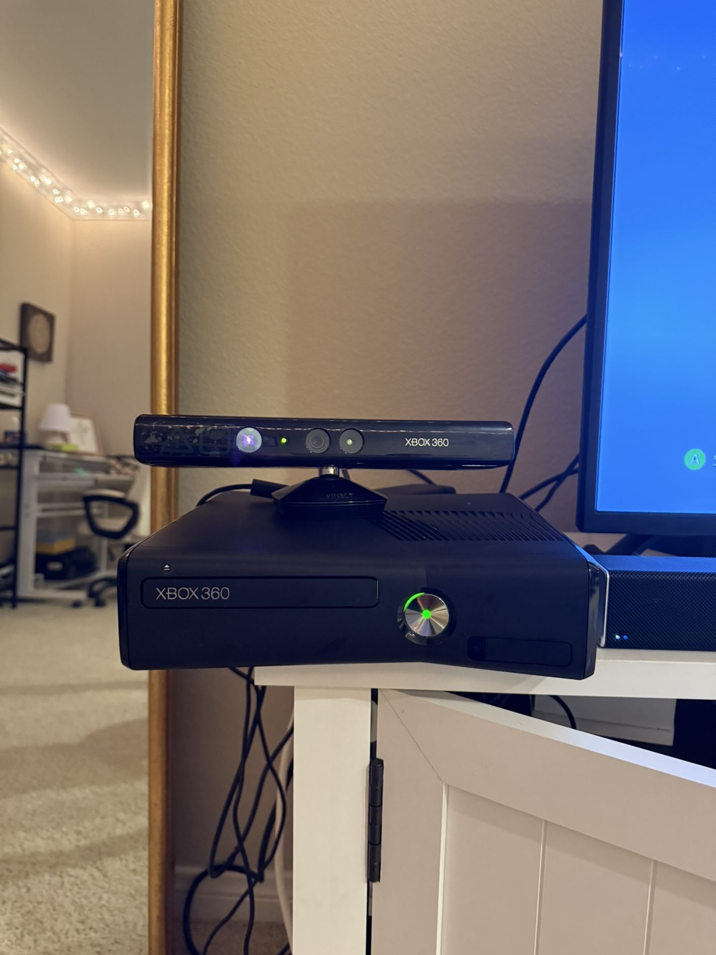 Xbox 360S 250 GB W/ Kinect, Wireless Receiver For Windows, Free Wireless Controller Included