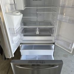 Samsung French Door Bottom Freezer Refrigerator. Used, in great working condition. The fridge is plugged in, clean and ready to use. 