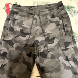 New No Tags Men’s Grey Camo Sweatpants/Joggers