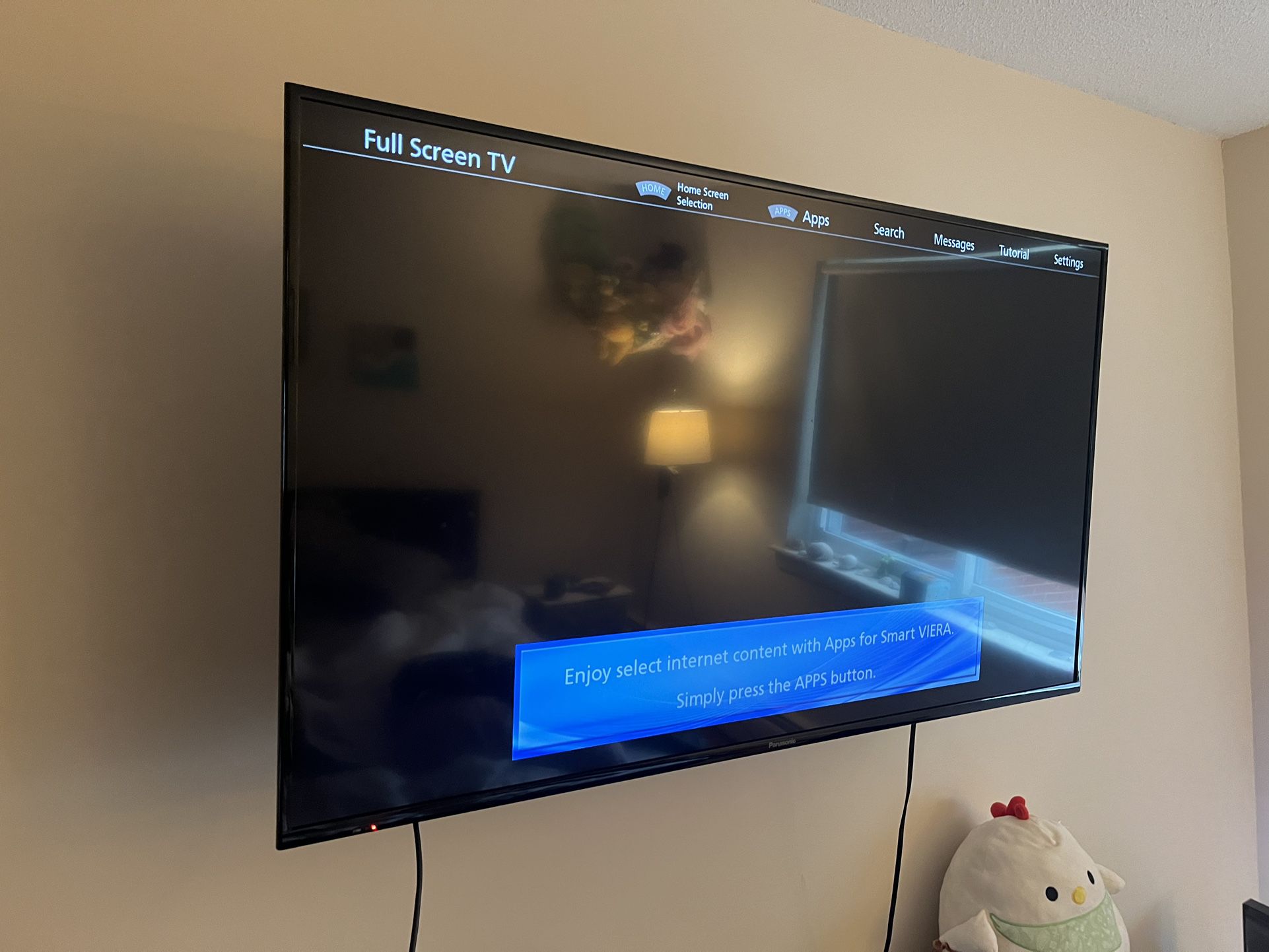 Panasonic 50in Flatscreen Tv With Wall Mount