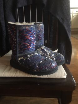Ugg boots women’s size 7 sequence bling worn twice only