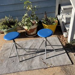 2] Crate&Barrel Adjustable-Height Stool  MADE IN THAILAND