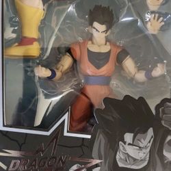 Dragon ball ,ultimate Gohan mystic Figure 