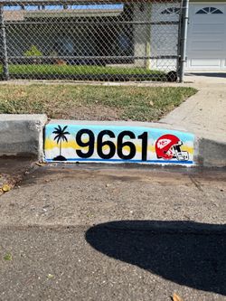 Decorative curb address