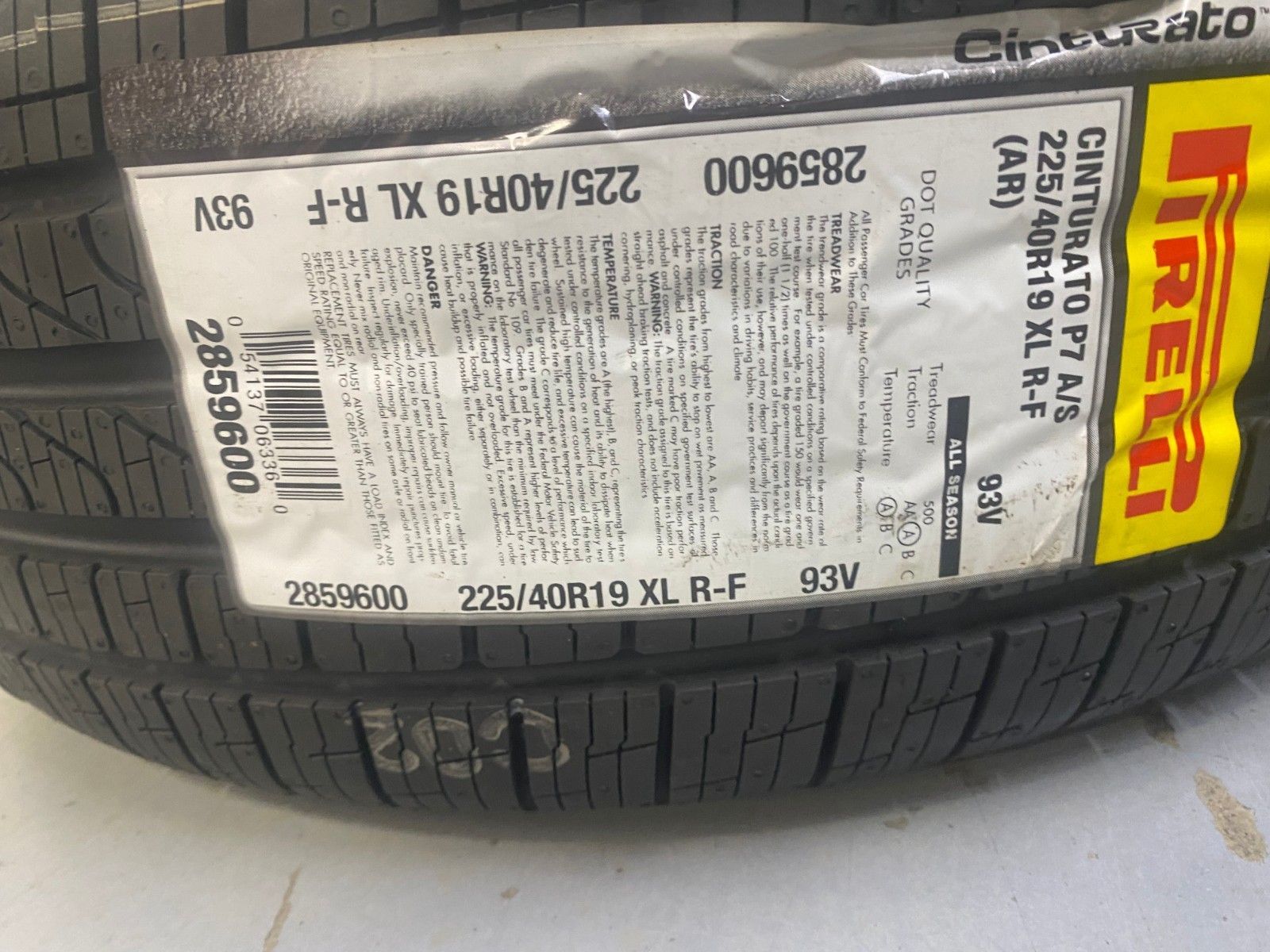 PIRELLI Cinturato P7 All Season Runflat 225/40R19XL 93V (Quantity of 4)