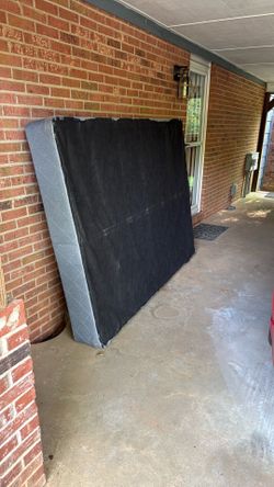 Queen size box spring and mattress