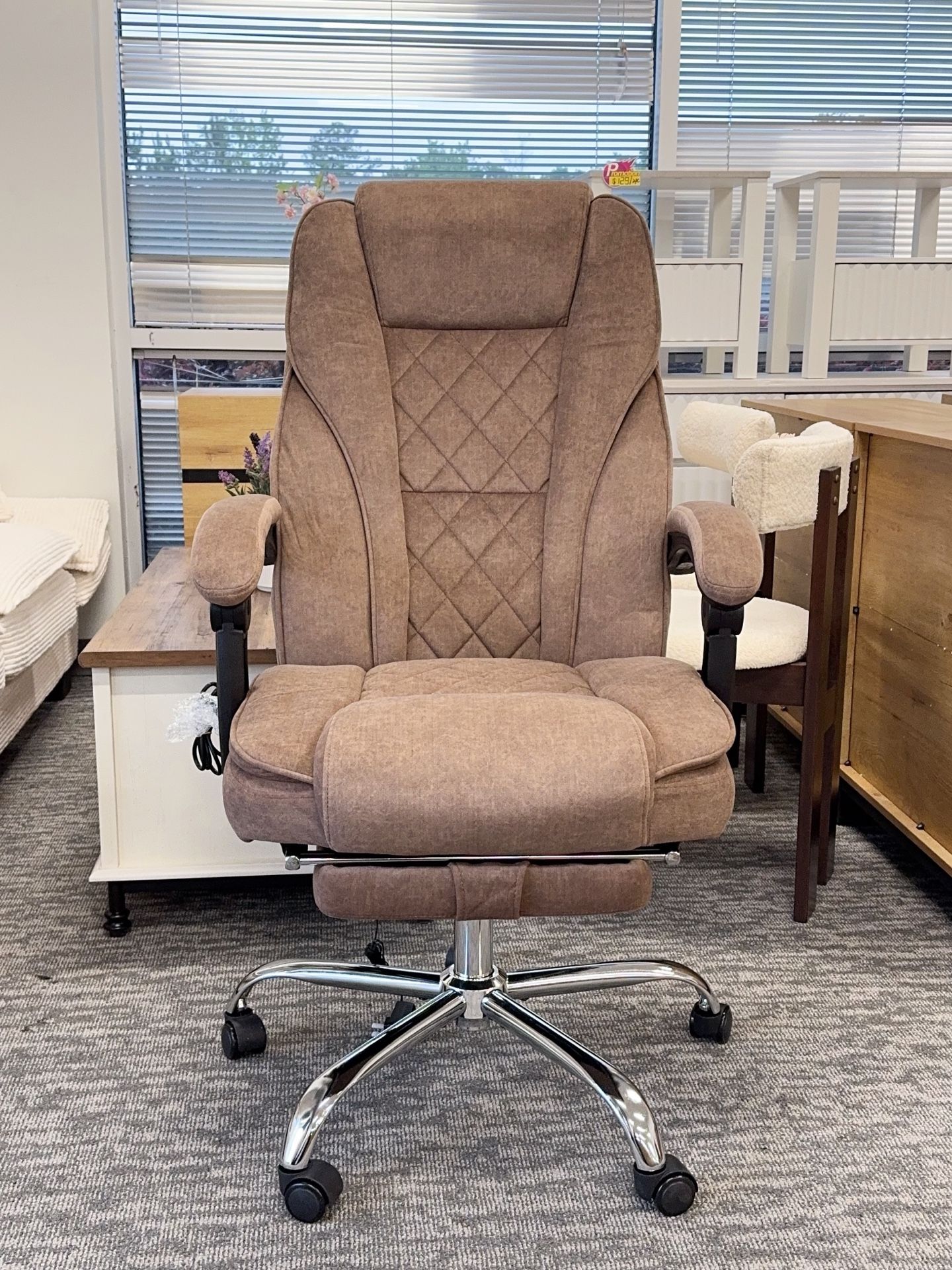 🔥Brand New🔥Ergonomic Massage Office Chair with Footrest – Brown Luxurious executive desk chair featuring 6 vibration massage points and soothing hea