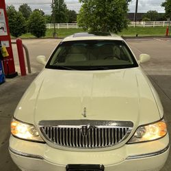 2005 Lincoln Town Car