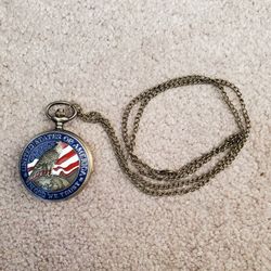Eagle USA vintage style pocket watch with a blue face and gold accents America Eagle Pattern Necklace Chain Quartz Pocket Watch Pendant pocket