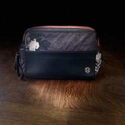 Lululemon Mind & Body Kit makeup bag travel cosmetic case pouch toiletry