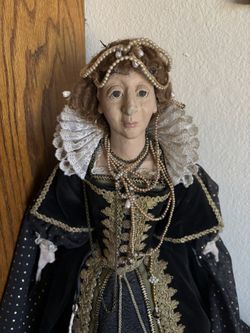 Queen Elisabeth Vintage Doll $150