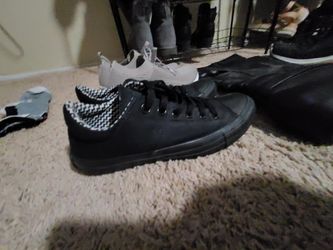 Size 8 black converse