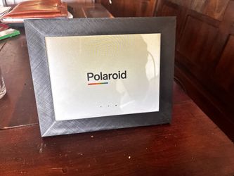 Polaroid picture digital frame