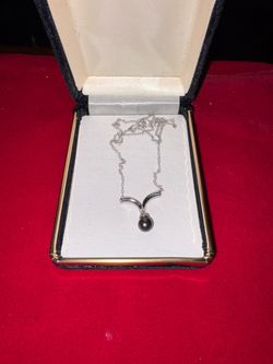 Black Pearl Silver Chain Pendant Necklace
