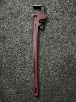 Pittsburgh 36” Pipe Wrench