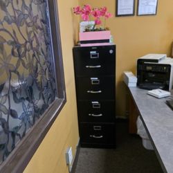 File Cabinet. 4 Drawer. Good Condition.