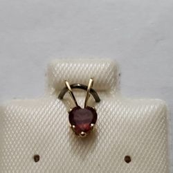 .28ct 14k Garnet Heart Pendant 