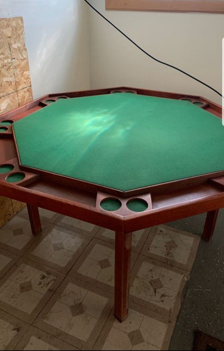 Poker Table