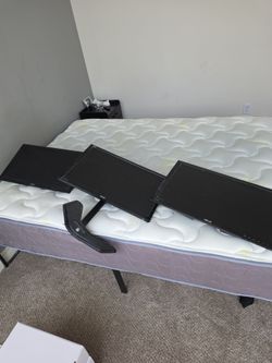 Triple monitor with stand