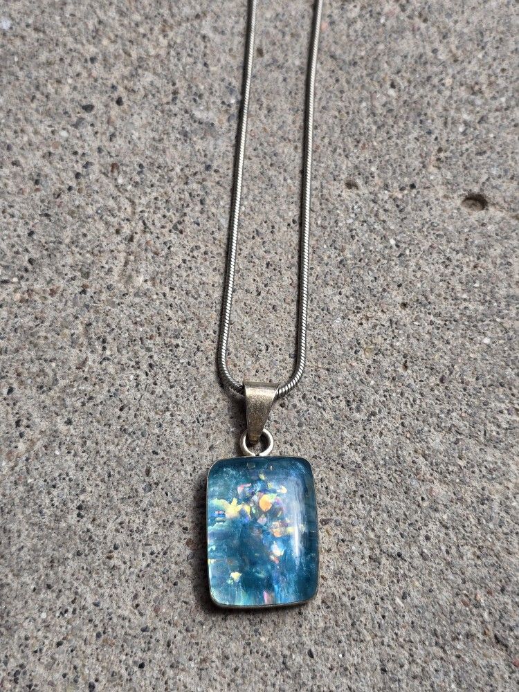 Vintage Sterling Silver Pendant & Chain
