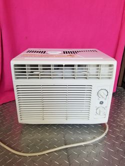 SMALL AC 5.000 BTU ( WE CAN TEST IT BEFORE BUY IT)