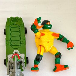 Vtg 2003 TMNT Thrashin Mike Ninja Turtle Action Figure W/ Skateboard