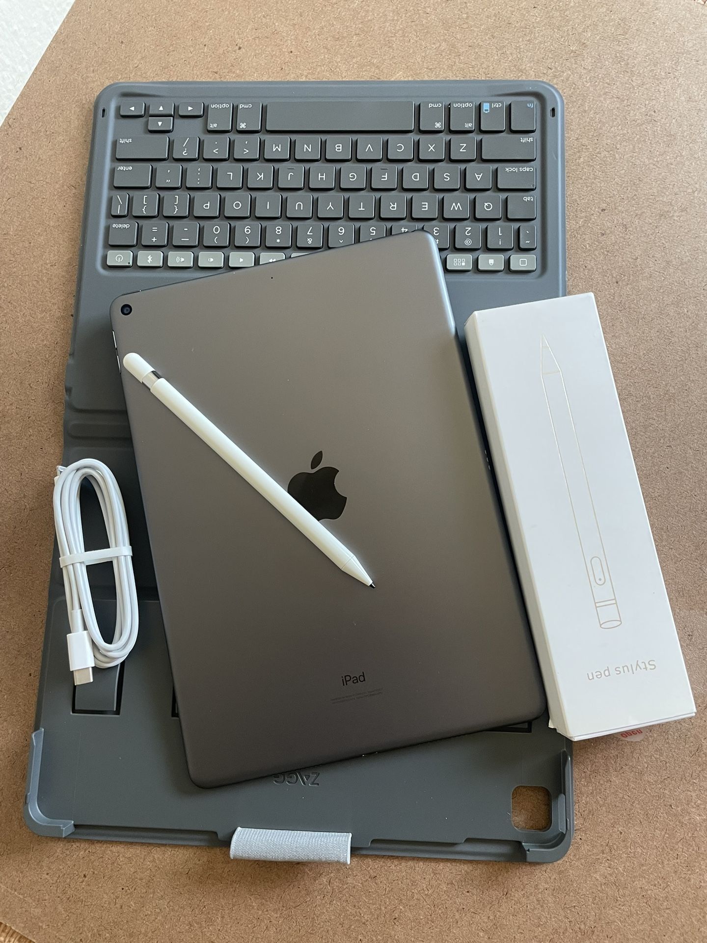 Apple iPad Air 3rd Generation (10.5” screen) 64GB With zagg Keyboard and Pencil 