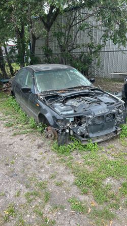 02 BMW 325 parts