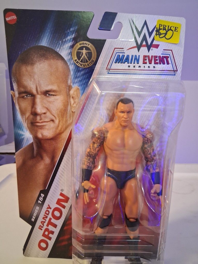WWE MAIN EVENT COLLECTIBLE ACTION FIGURE