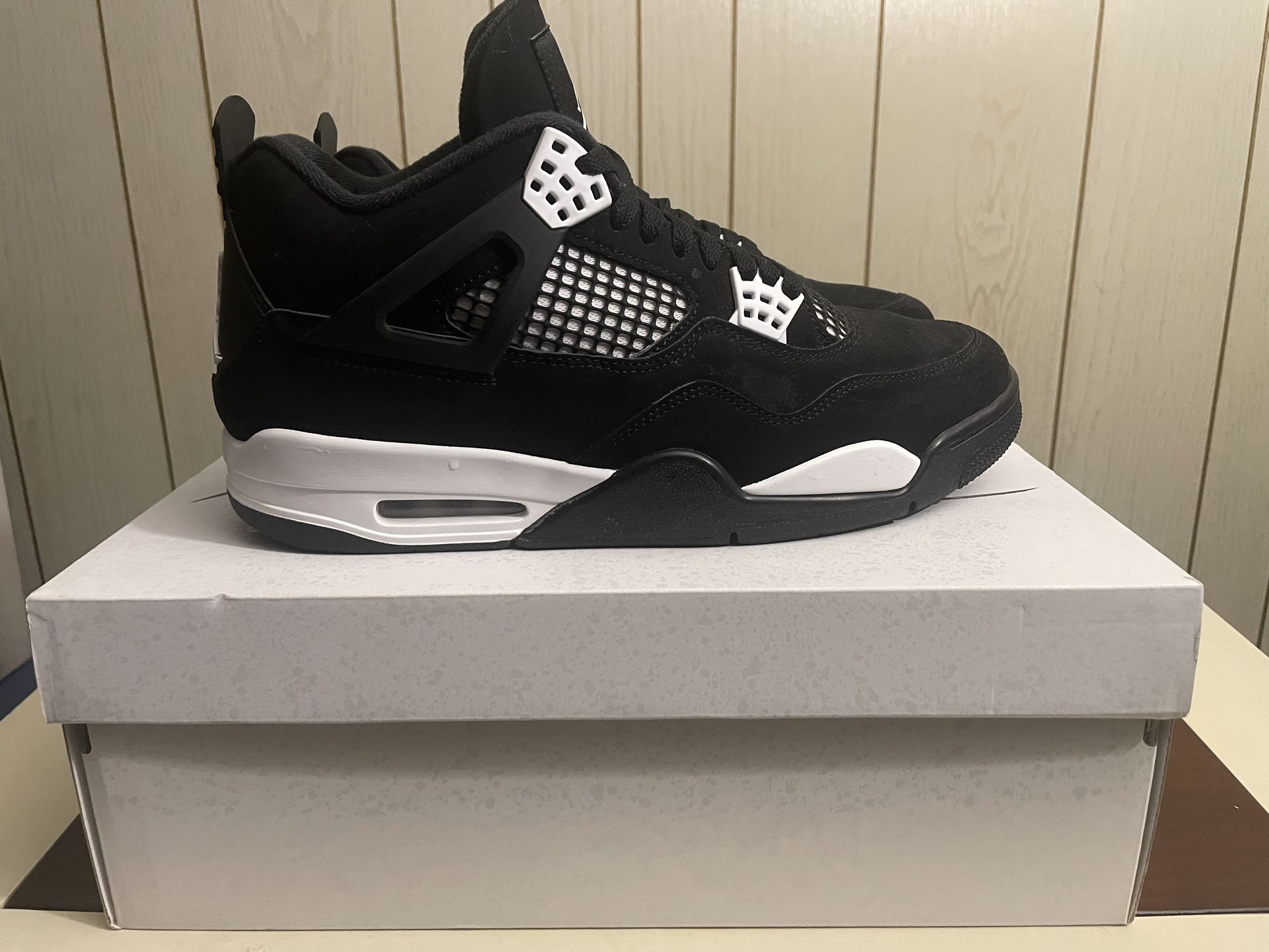 Air Jordan 4 White Thunder Size 11