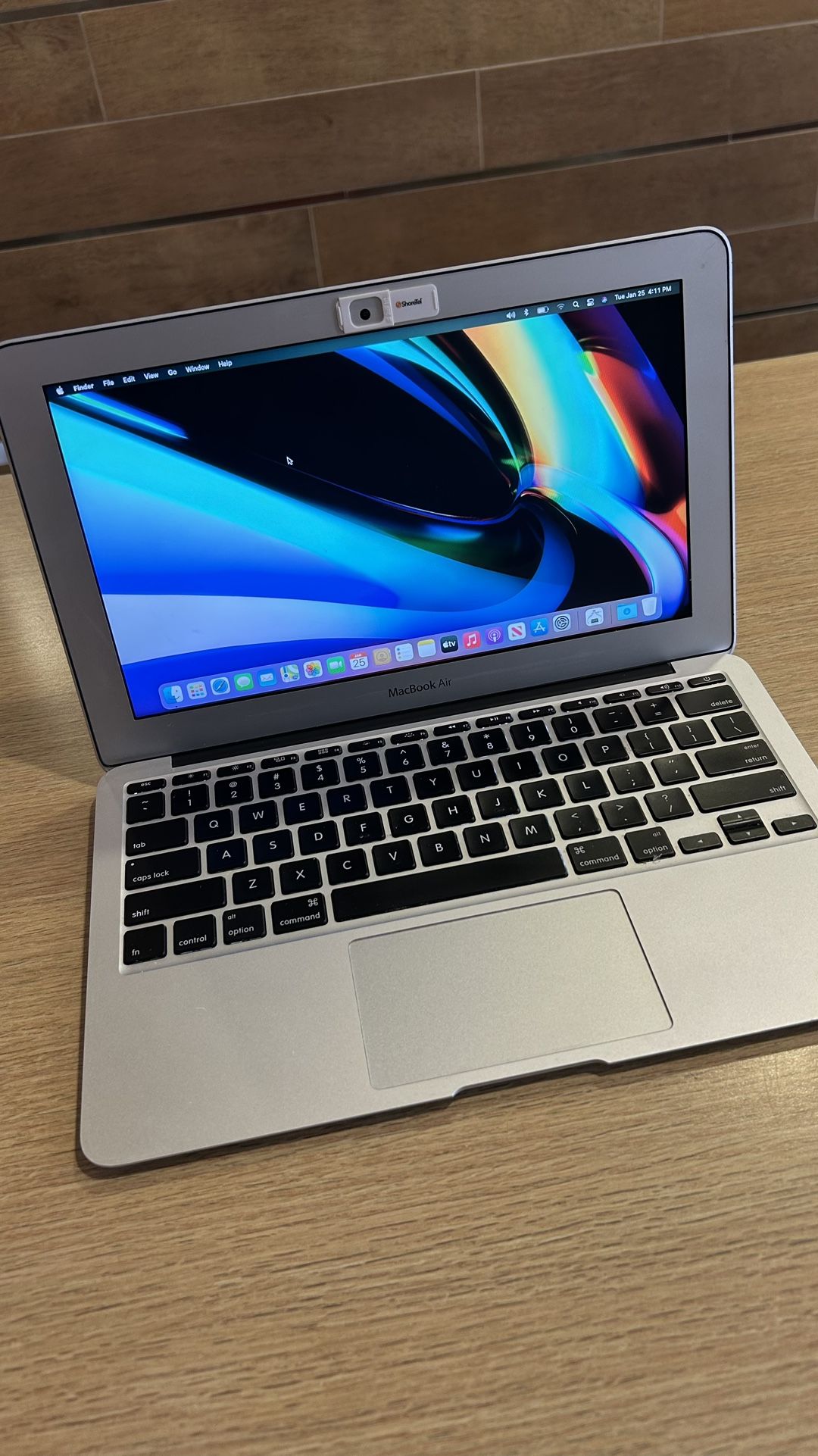 Apple MacBook Air 11” I5/8GB/128GB SSD. $180