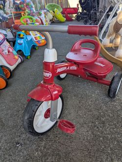 Radio Flyer red Trike tricycle