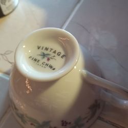 Vintage Teacups Christmas Edition And Come In Case Missing Too