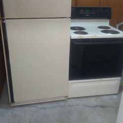 HOTPOINT REFRIGERATOR AND STOVE FOR SALE WITH DELIVERY 