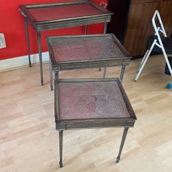 Set of three coffee tables