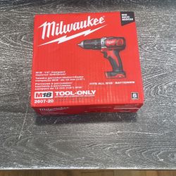 Milwaukee M18 Hammer Drill Driver