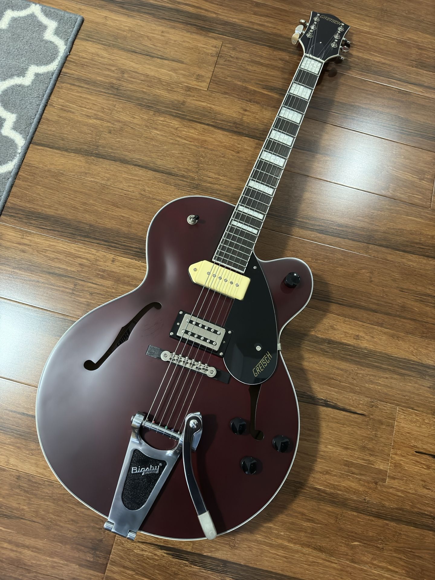 Gretsch G2420T-P90 Limited Edition Streamliner Midnight Wine Satin 