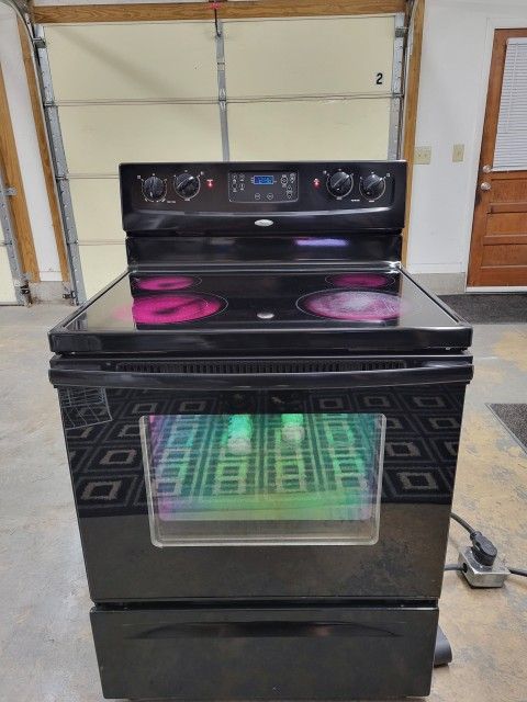 Whirlpool Glasstop Stove (Delivery Available)