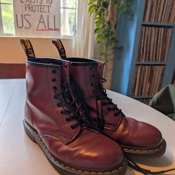 Men's Doc Martens - Size 10 // Maroon