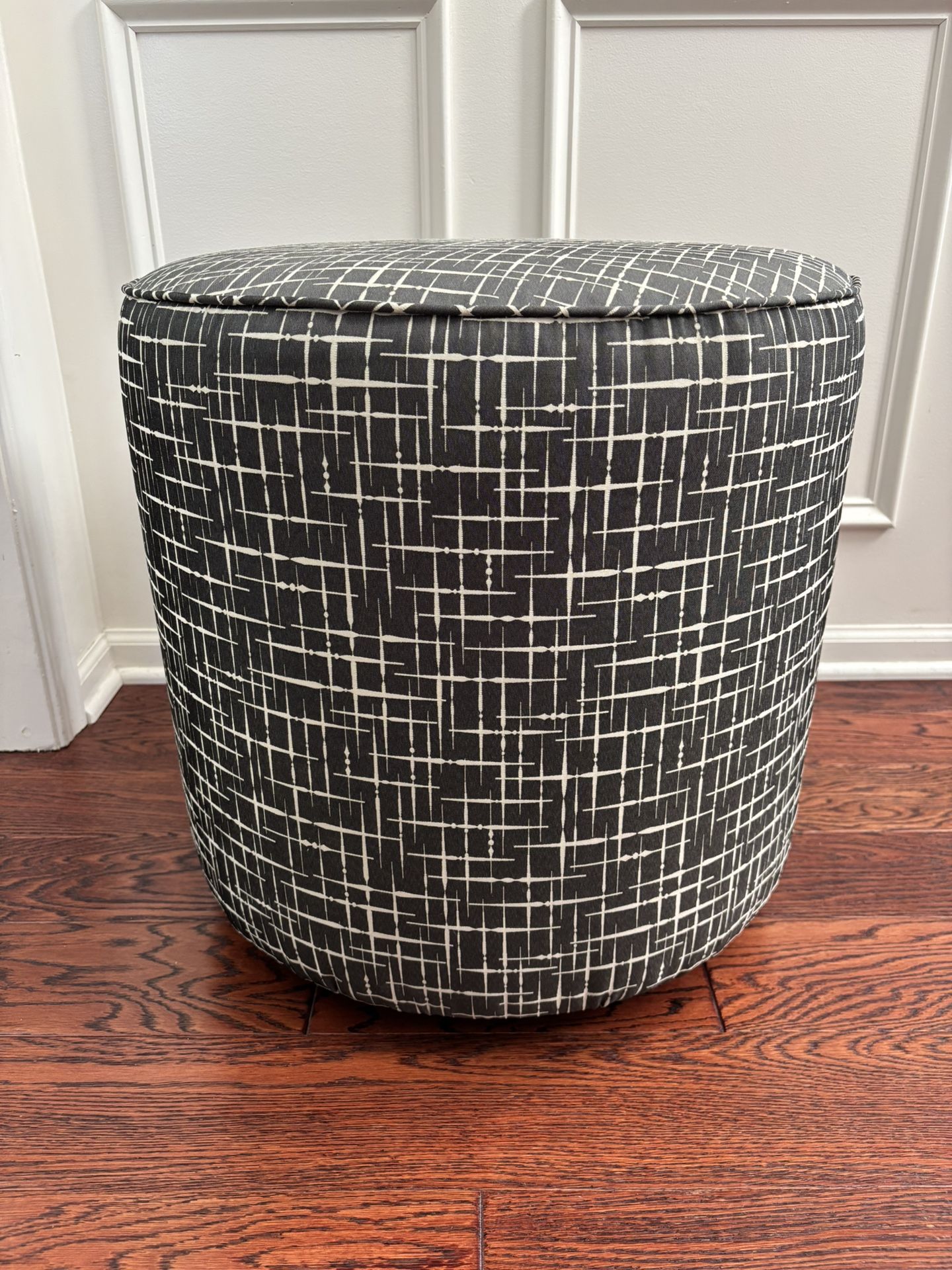 Modern Gray & Off-White Chair with Ottoman – Great Condition!