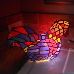 Stained Glass Lamp   H 7"1/2, W 12"1/2