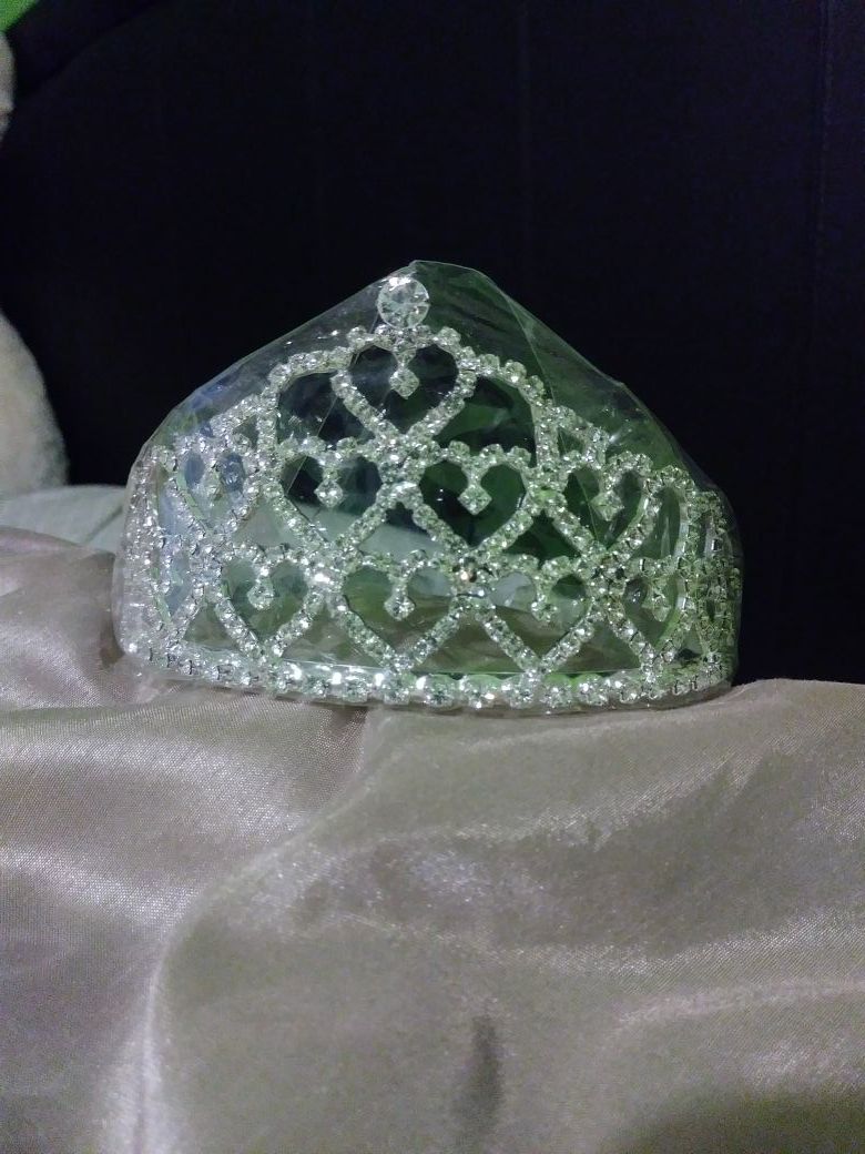 Brand new rhinestone tiara