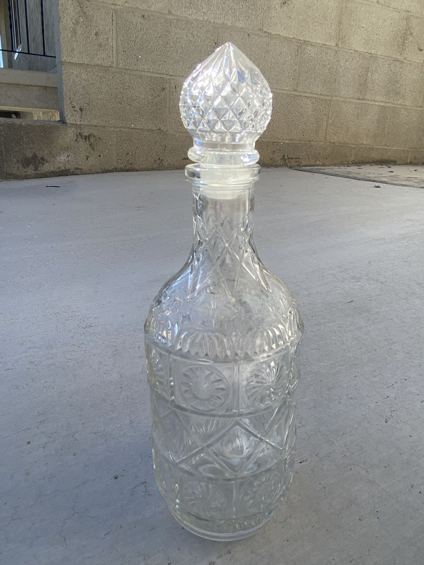 Vantage federal glass decanter
