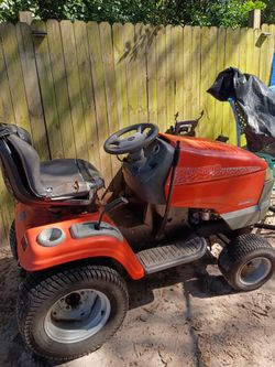 Husqvarna lawn mower low hours barely used like brand new cuts great