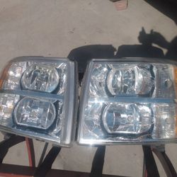 07- 14 Chevy GMC Head Lights