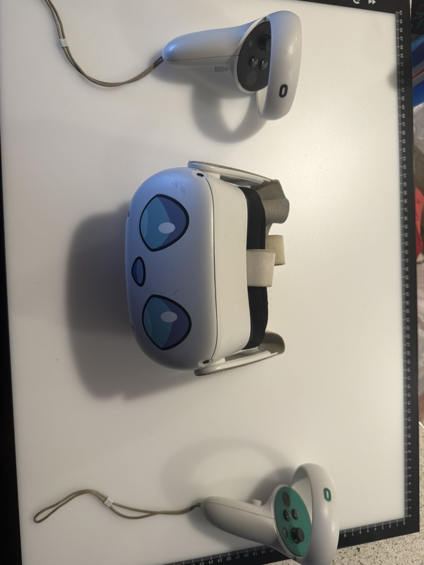 Oculus Meta Quest 2 W/ Oculus Carrying Case