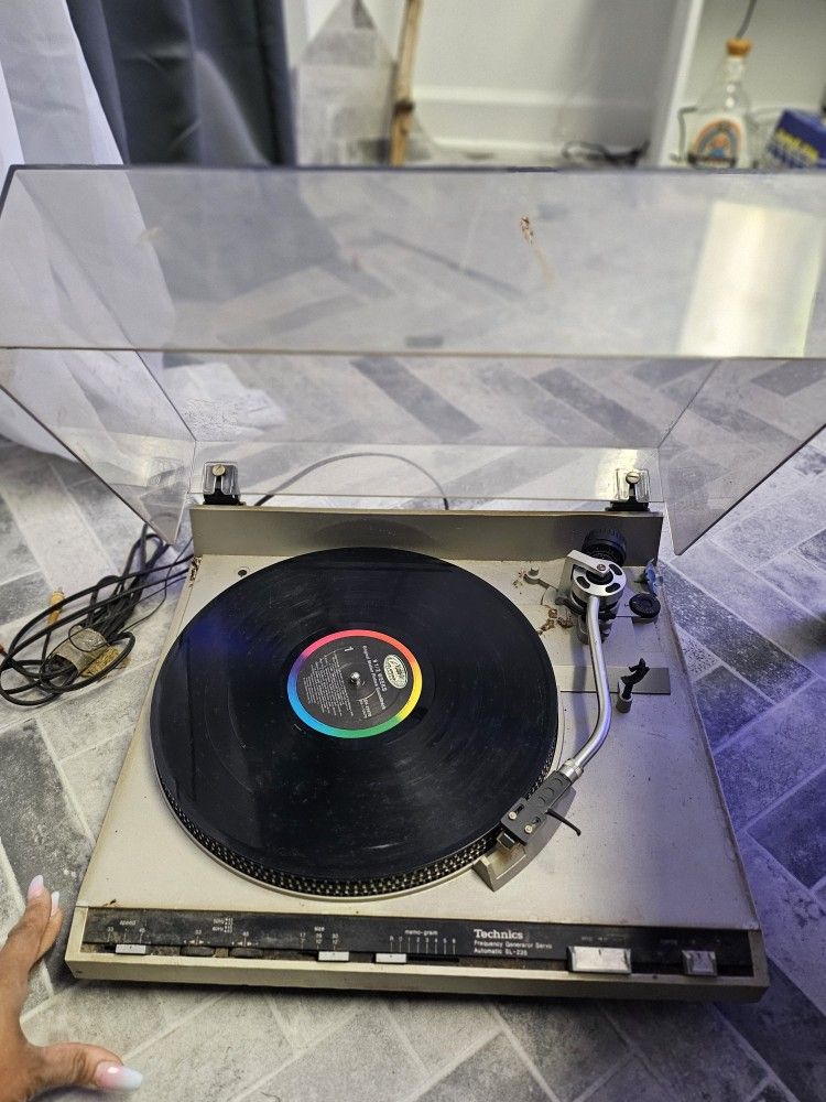 Technics Record Player